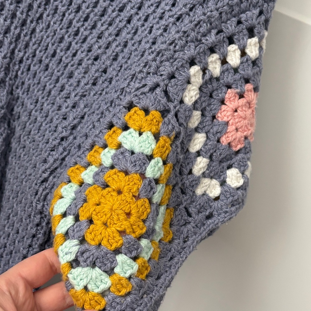 Universal thread crochet sweater - Picture 3 of 4